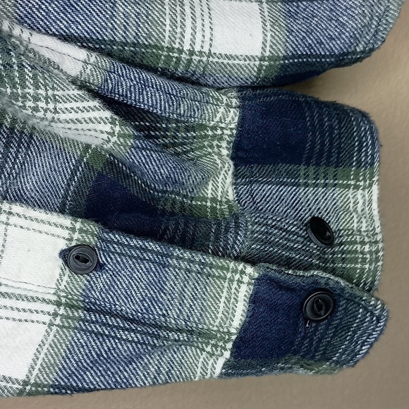 H&M Men's Cotton Button-Up Shirt - Picture 6 of 9